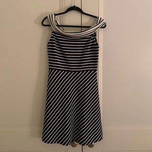 Vineyard vines women’s off the shoulder mixed stripe dress